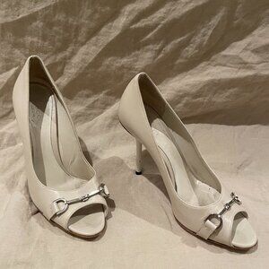 Vintage Gucci Peek A Boo Toe Cream Leather Pumps with Silver Hardware